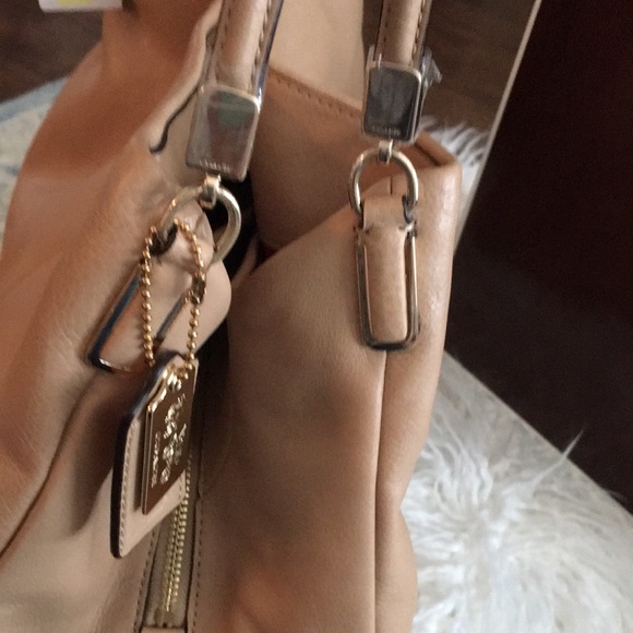 Gorgeous Coach Leather Bag, Tan, NWT, Retail $398 - Picture 9 of 13